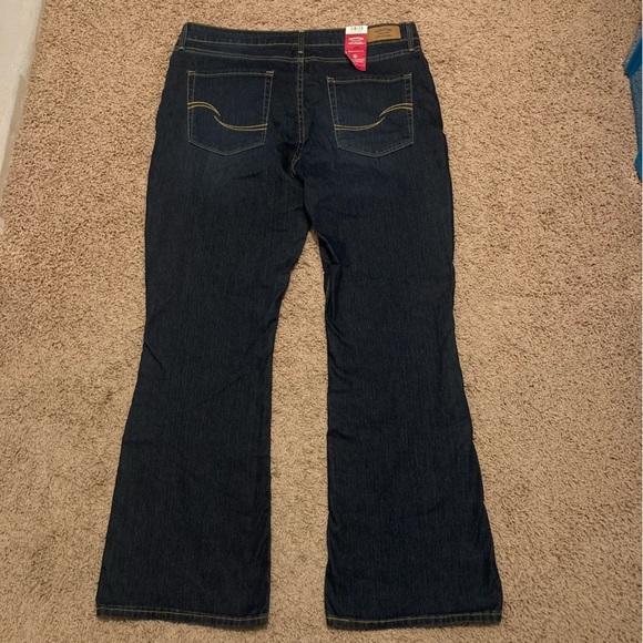 Signature Levi Strauss Women’s 16S Mid Rise Modern Boot Cut Dark Stretch Denim - Picture 5 of 9